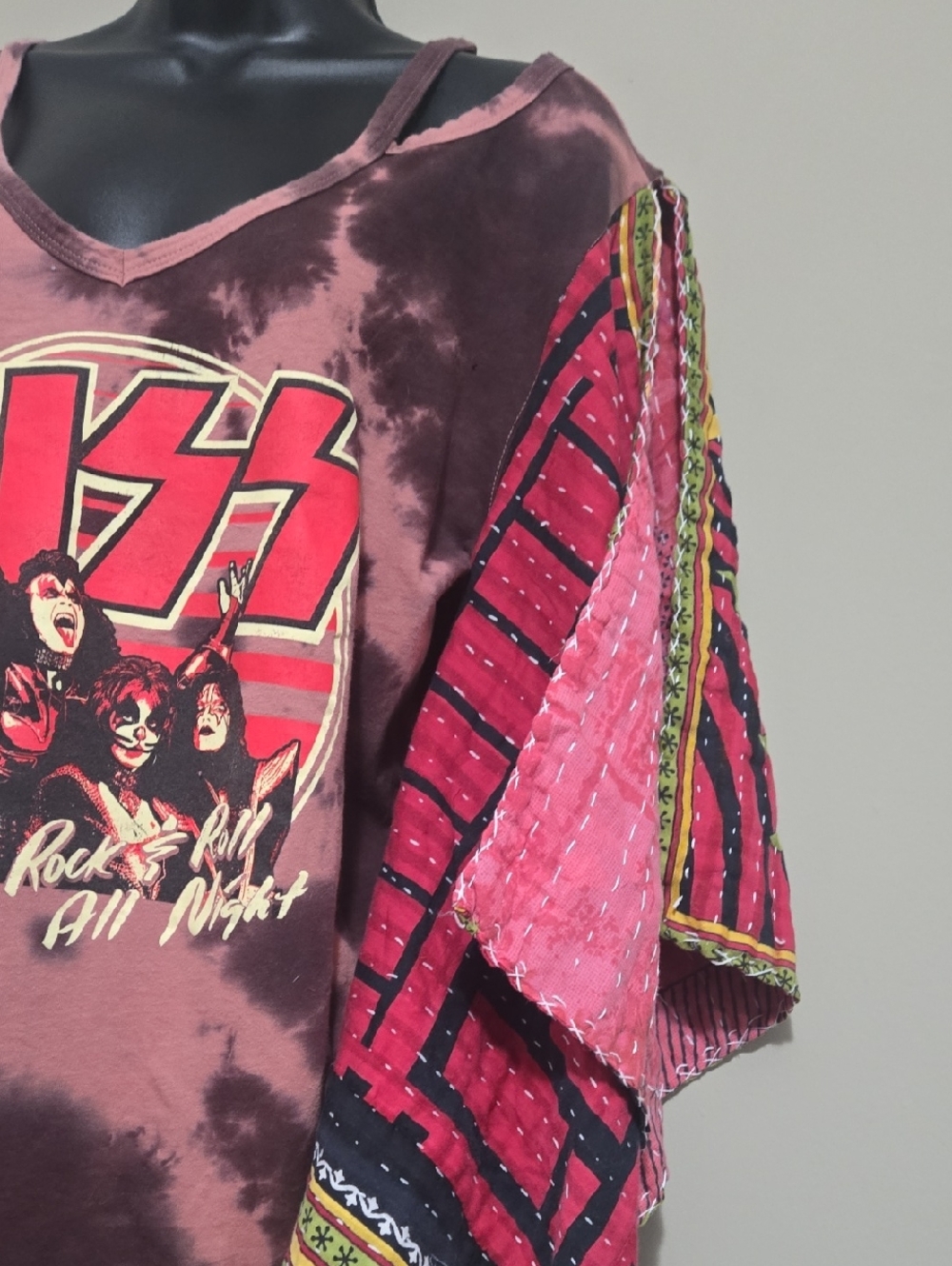 Upcycled Vintage Band T-shirt - Picture 3 of 4